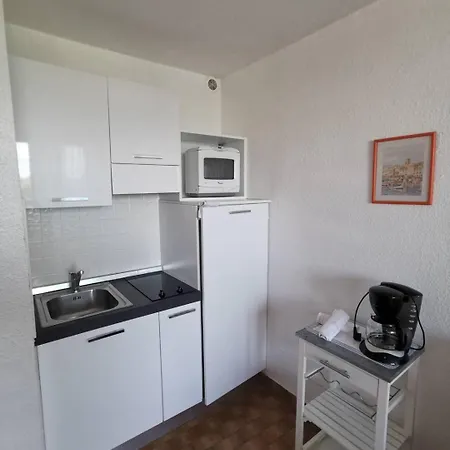 Heliopolis L48 - 2 Personnes * Agde